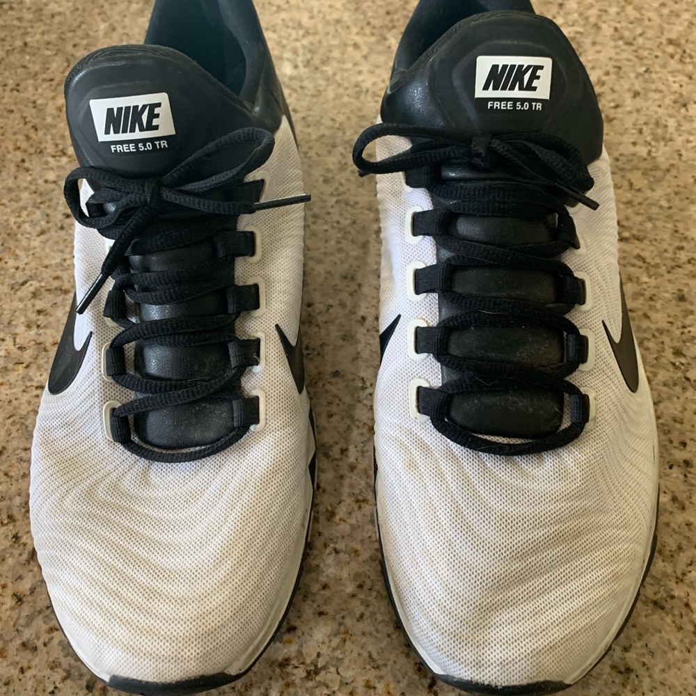 Nike men’s 5.0 basketball shoes.